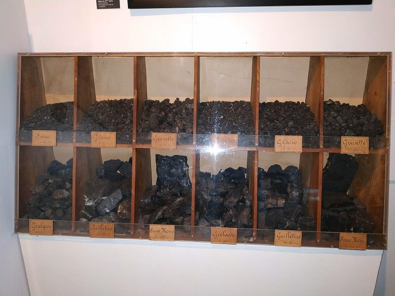 Les différentes sortes de charbon vendues par la mine.